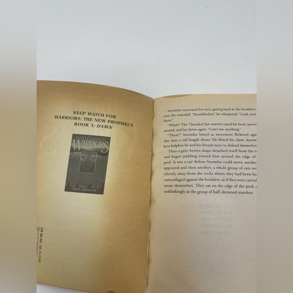 3/$15 WARRIORS: Moonrise. Book 2 in the New Phophecy Series - Picture 5 of 6